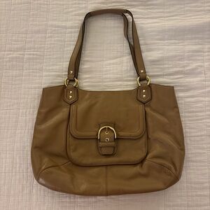 Coach Elegant Tan Leather Shoulder Bag